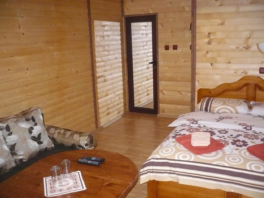 Guest House Chobaka Trigrad Phòng bức ảnh