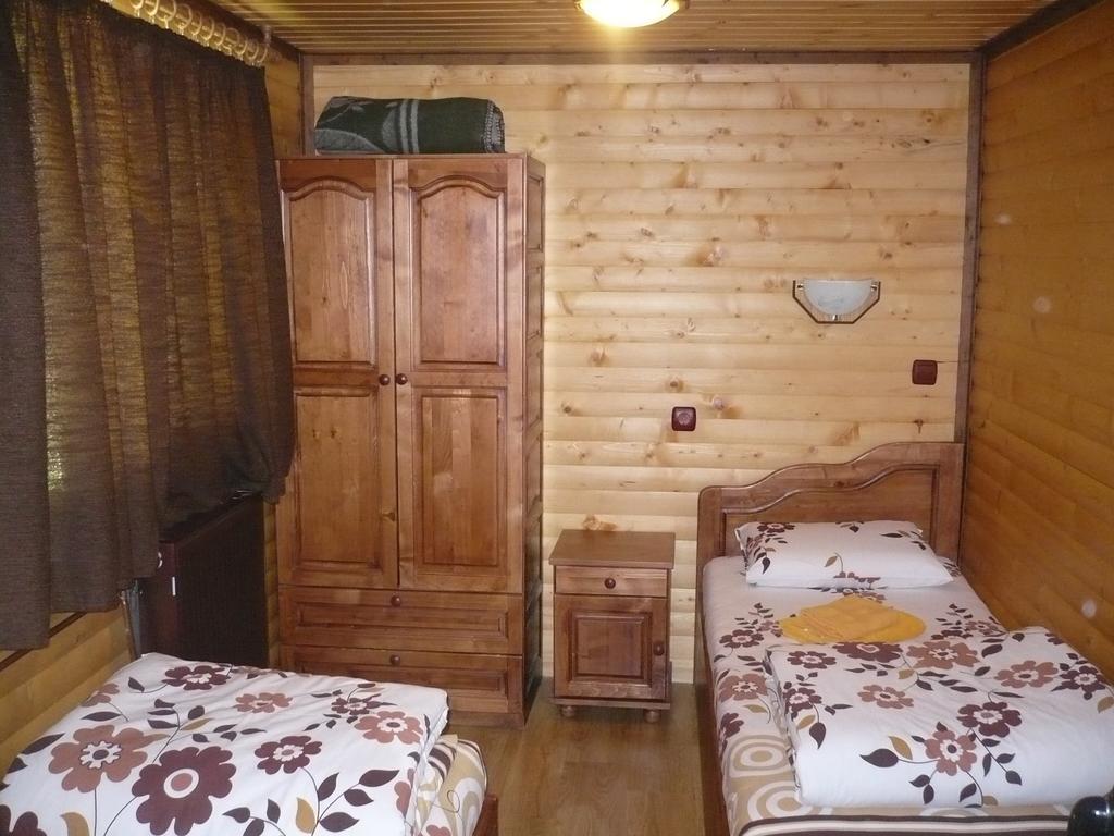 Guest House Chobaka Trigrad Phòng bức ảnh