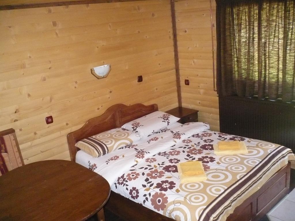 Guest House Chobaka Trigrad Phòng bức ảnh
